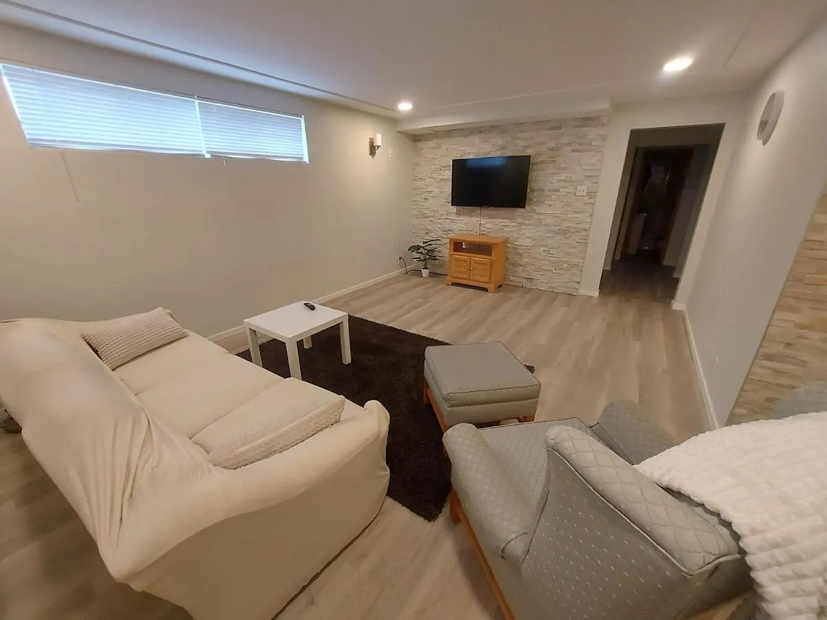 דירות אדמונטון Rove & Rest Ltd Private Basement 0*,
