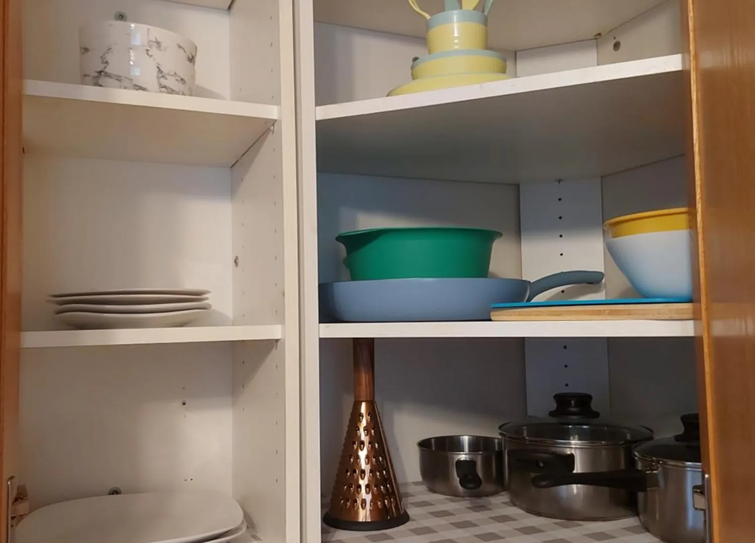 דירות אדמונטון Rove & Rest Ltd Private Basement 0*,  קנדה