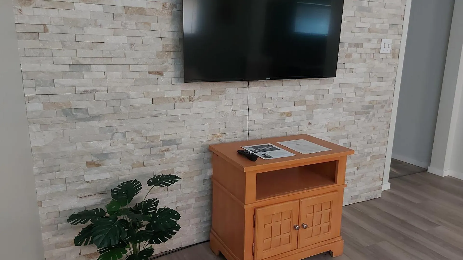 דירות אדמונטון Rove & Rest Ltd Private Basement
